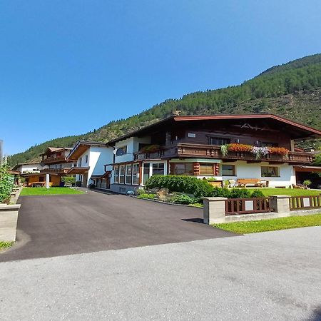 Modern Apartment In Langenfeld Near Ski Area Eksteriør bilde